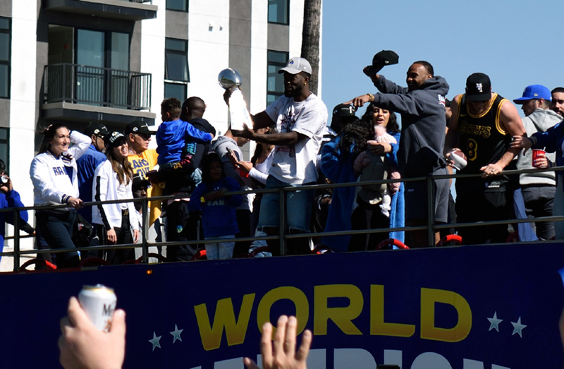 RichTPar's tweet photo. Added a new gallery on my website that contains more photos I took at last Wednesday's #RamsParade!
https://t.co/PM1Z9kRx3S
#RamsHouse #SuperBowl https://t.co/L4BN6xaVRY