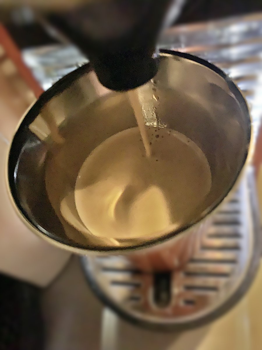 jonmac666's tweet photo. Guten Morgen…an diesem Sonntag mit dem #ForestBlack #Kaffee von @Nespresso in den Tag rein kommen…und aufwärmen für eine Runde #XboxSeriesS…danach den Balkon Sturm sicher machen🥴 es soll heute ja ein wenig blasen 🤗☕️#whatelse #ShotOniPhone #iPhoneXR #CameraPlus #ACDSee https://t.co/4qHrCi951i