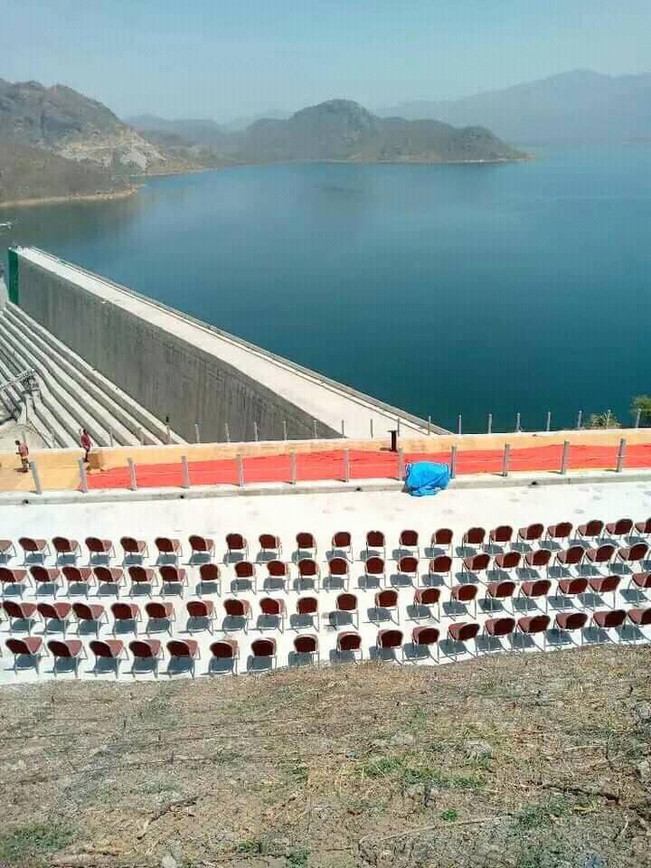 abiy_fans's tweet photo. እንኳን ደስ አለን!!

ታላቁ የኢትዮጲያ ህዳሴ ግድብ ዛሬ በይፋ ኋይል ማመንጨት ይጀምራል። የምረቃ ሥነ ሥረዓቱም በደማቅ ሁኔታ ይካሄዳል።
ሃገሬም ዳግም ቀና ትላለች‼️
እንኳን ደስ አለን💚🎉

#Ethiopia #nomore #GERD #EthiopiaPrevails https://t.co/5ozIKXplLg