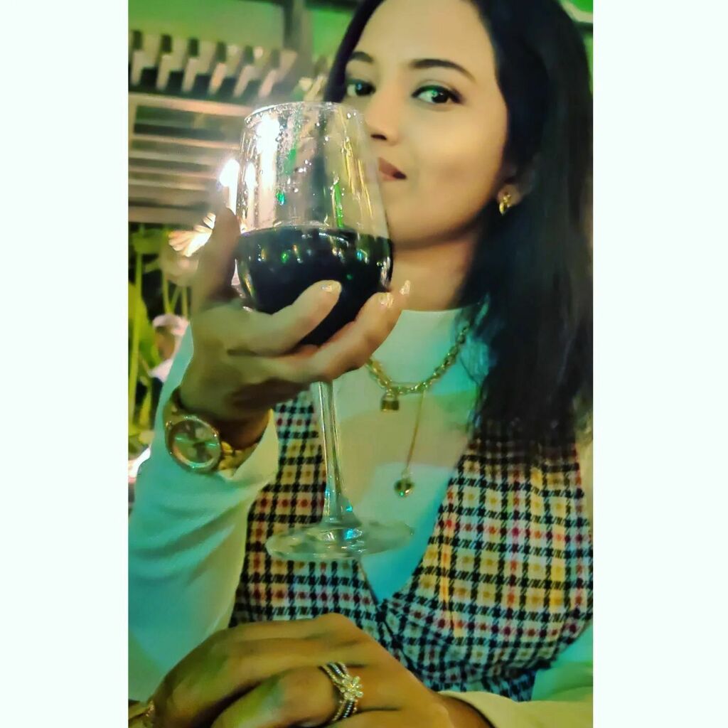 CaptureCuisine's tweet photo. Cheers🍷

#foodlover #sulawine #winelover #wine #foodgsm #foodporn #dineout #weekend #sundaydinner https://t.co/6Ht2pvSQmF