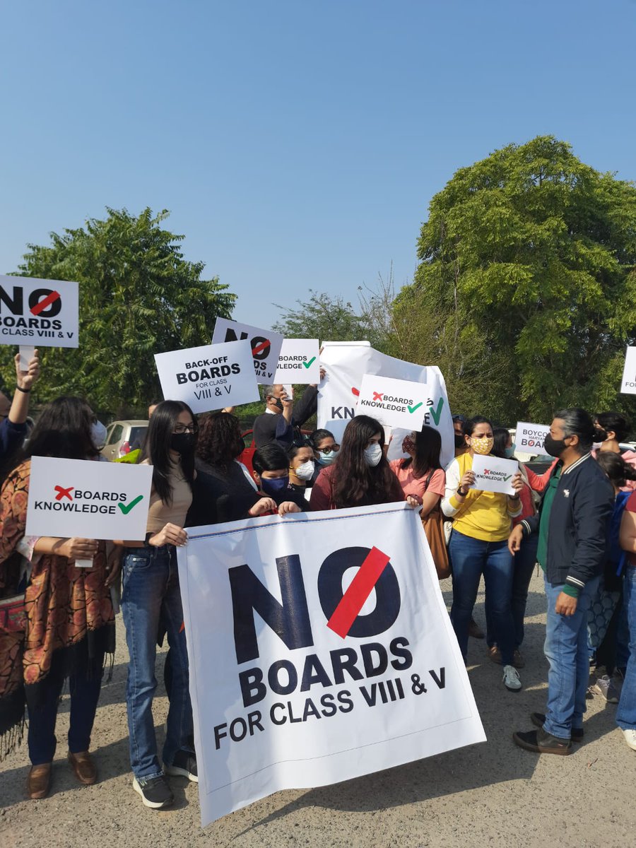 AnjuKapurLegal's tweet image. No school for two years. Only computer screens.
Now Haryana Govt. wants 8th graders to take Boards.
Do we have a Education Policy?
What&apos;s our Ministry of Education doing?
Stop using our Children for Experiments!
@cmohry @Dchautala @chkanwarpal 
@EduMinOfIndia