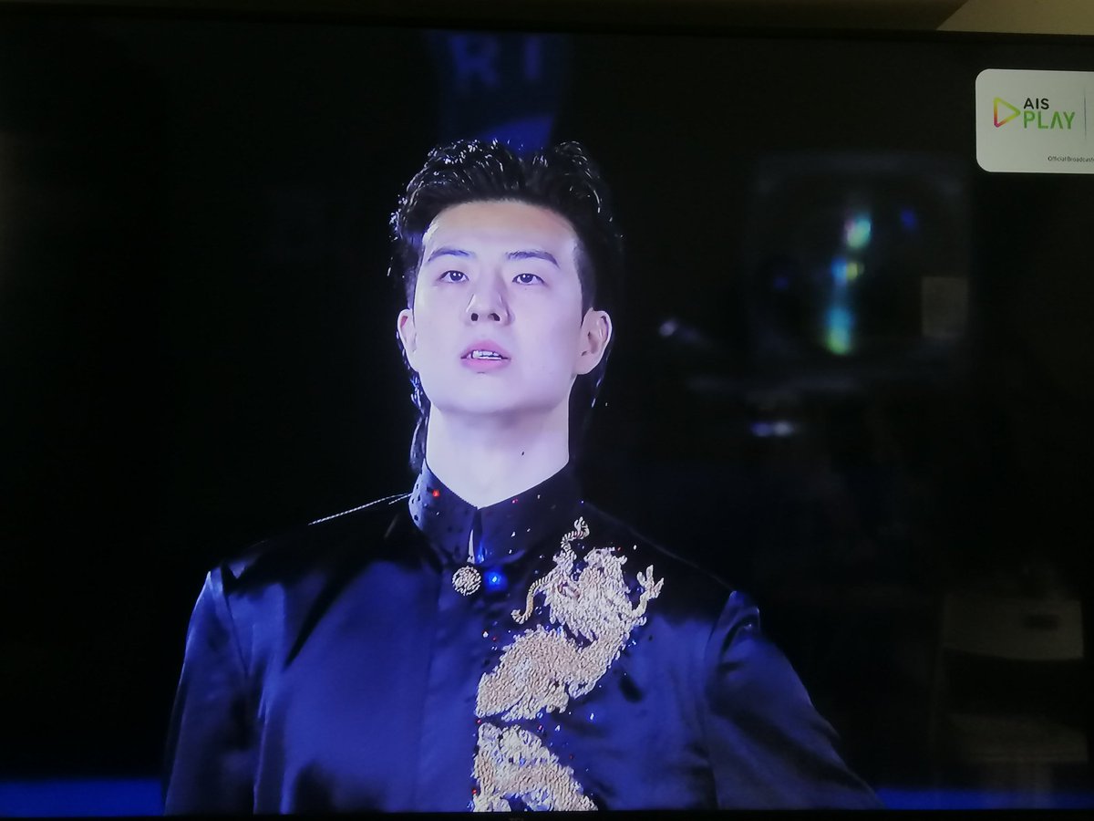 myindylion's tweet photo. ลีโอลงแล้วว หล่อมากกกก เพลงอย่างเพราะ อ่านไม่ทันเพลงของใคร
#YuzuruHanyu
#WangLiu https://t.co/zaP1RN5vr7
