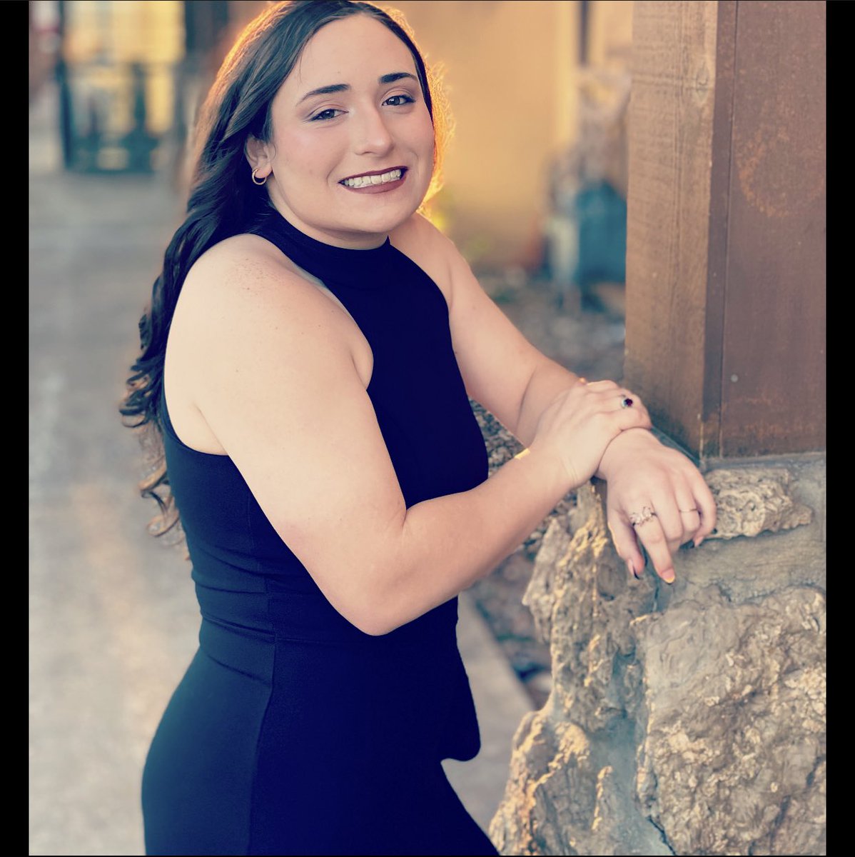 gracie_johns12's tweet photo. Winter Formal tonight! A lil something non softball or sport related lol. It was nice to dress up and hang up the cleats for a lil bit. #wecleanupwell #strongandbeautiful #besties @MadisonSchieff3 https://t.co/9FgXTJeDff