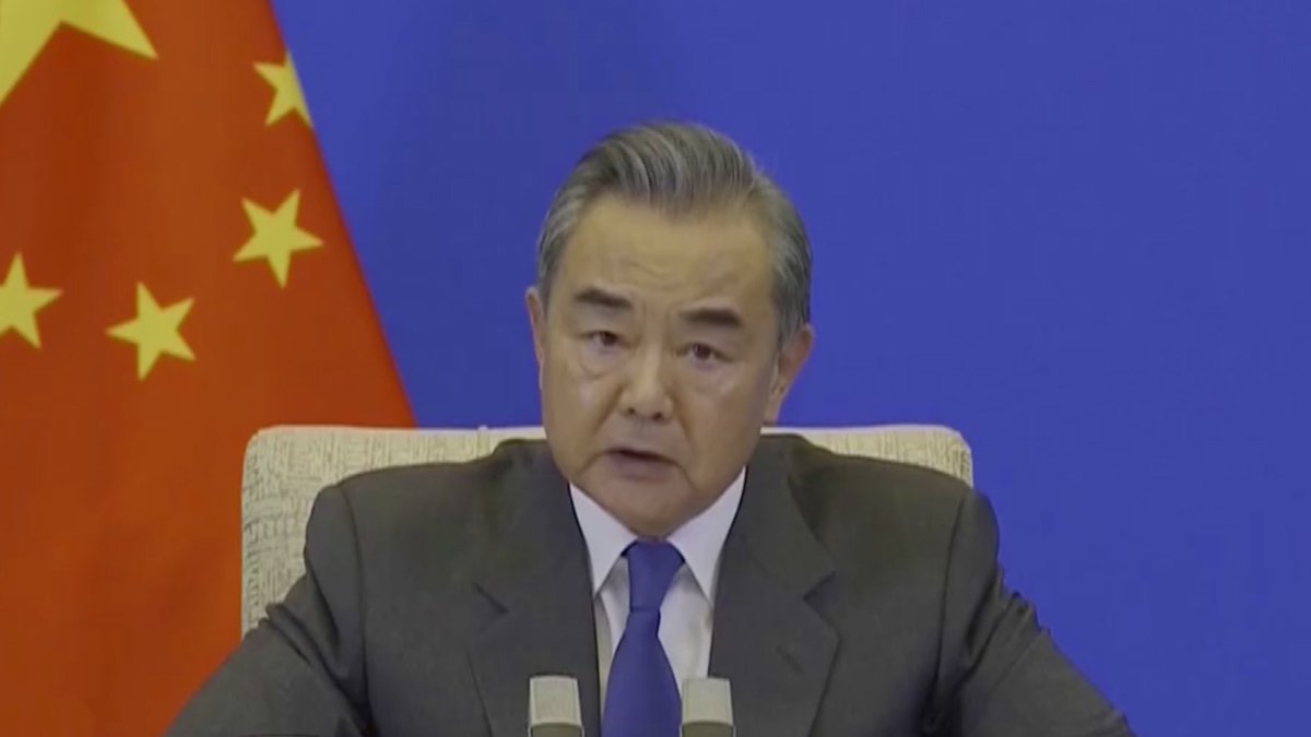 IlhamTohtiInit1's tweet photo. Chinesische Aussrnminister Wang Yi heute in München presentiert sich …als ob es gebe keine Genozidis gegen die #Uiguren. @UlrikeEhmann: Es ist der Druck nicht wert, es ist der Rede nicht wert was die #KPC und deren #Gehilfen von sich geben
#Lug #Trug #Täuschung https://t.co/GXiqdFHUQk