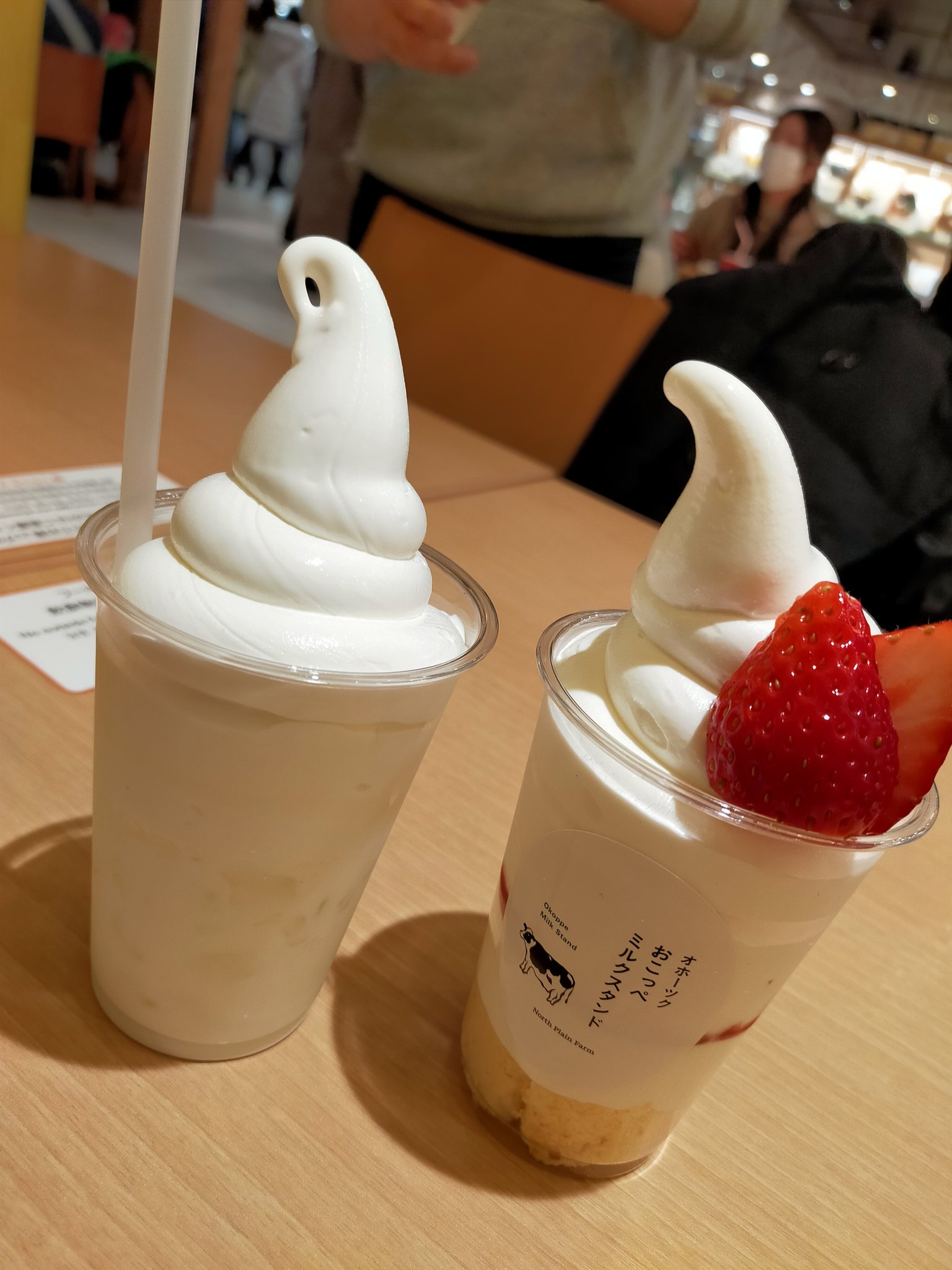 ウーロン レガシーツアー最後はソラマチでの自由散策 ポケモンセンター行って 息子の誕生日プレゼント選んで 大道芸の成功するところを見届け 甘い物食べて帰ります 晴海屋さん 運転手のyさん 添乗員のyさんお世話になりました 東京湾クルーズ