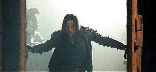 hobbitsimp_'s tweet photo. Aragorn is trending so let’s appreciate the most iconic scene in movie history  #lotr https://t.co/DnsZFKXZX0