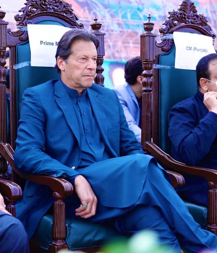 drikramkhan111's tweet photo. Journalist, society, well wishers of #PakistanZindabad and #PakistanArmy if want to defend Motherland. If they really Want to see Pak prosper, develop & great Then #RespectTheTeacher
Teacher is core of research & research is core of development
@SaifullahNyazee @KaliwalYam https://t.co/GMtXKU9ItC