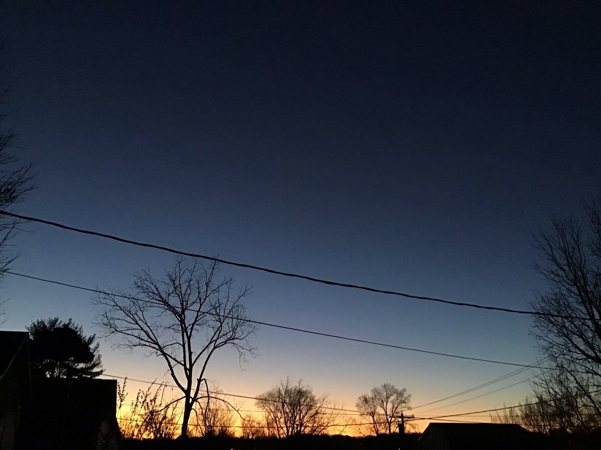 franster23's tweet photo. 6:43pm. #DaysGettingLonger https://t.co/ndfkONUZC1