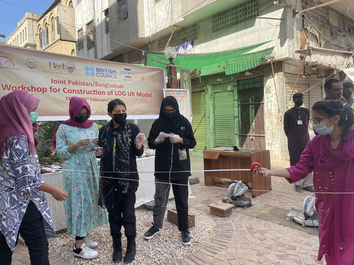 IntbauPakistan's tweet photo. Bamboo workshop day 3 - Our girls at work!#Britishcouncil #intbaupakistan https://t.co/15LCCXatIX