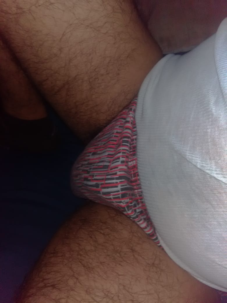 Ctrusa95's tweet photo. Compas hoy temprano me di un baño y me puse esta trusa para la chamba de hay tocó entrenamiento para el partido de mañana mi trusa quedó chingona y mañana me la voy a poner igual para jugar fút va a quedar machin https://t.co/DjCSPG5Qvl