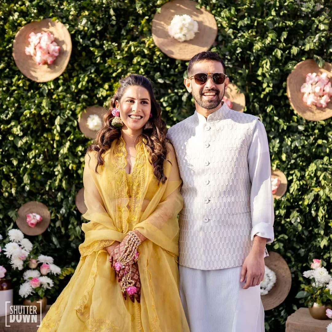 FeminaIndia's tweet photo. These pictures are the stuff of dreams 😍
@VikrantMassey
#VikrantMassey #SheetalThakur #bollywood #JustMarried #husbandandwife #mrsandmr #newlyweds #haldipics #haldi #weddingceremony #haldiceremony #family #friends #congratulations #couple #marriage #femina #feminaindia https://t.co/uWOpPU3kvF