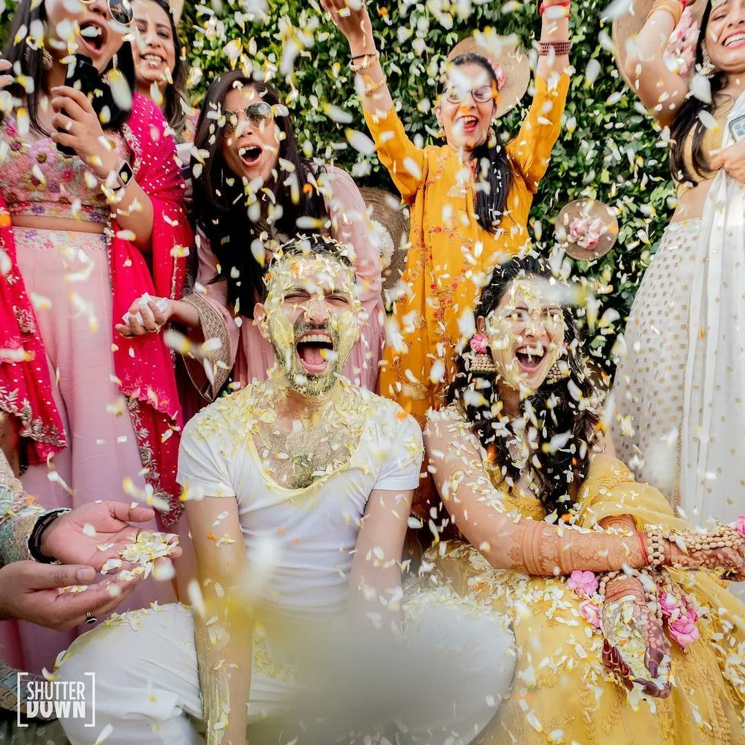 FeminaIndia's tweet photo. These pictures are the stuff of dreams 😍
@VikrantMassey
#VikrantMassey #SheetalThakur #bollywood #JustMarried #husbandandwife #mrsandmr #newlyweds #haldipics #haldi #weddingceremony #haldiceremony #family #friends #congratulations #couple #marriage #femina #feminaindia https://t.co/uWOpPU3kvF
