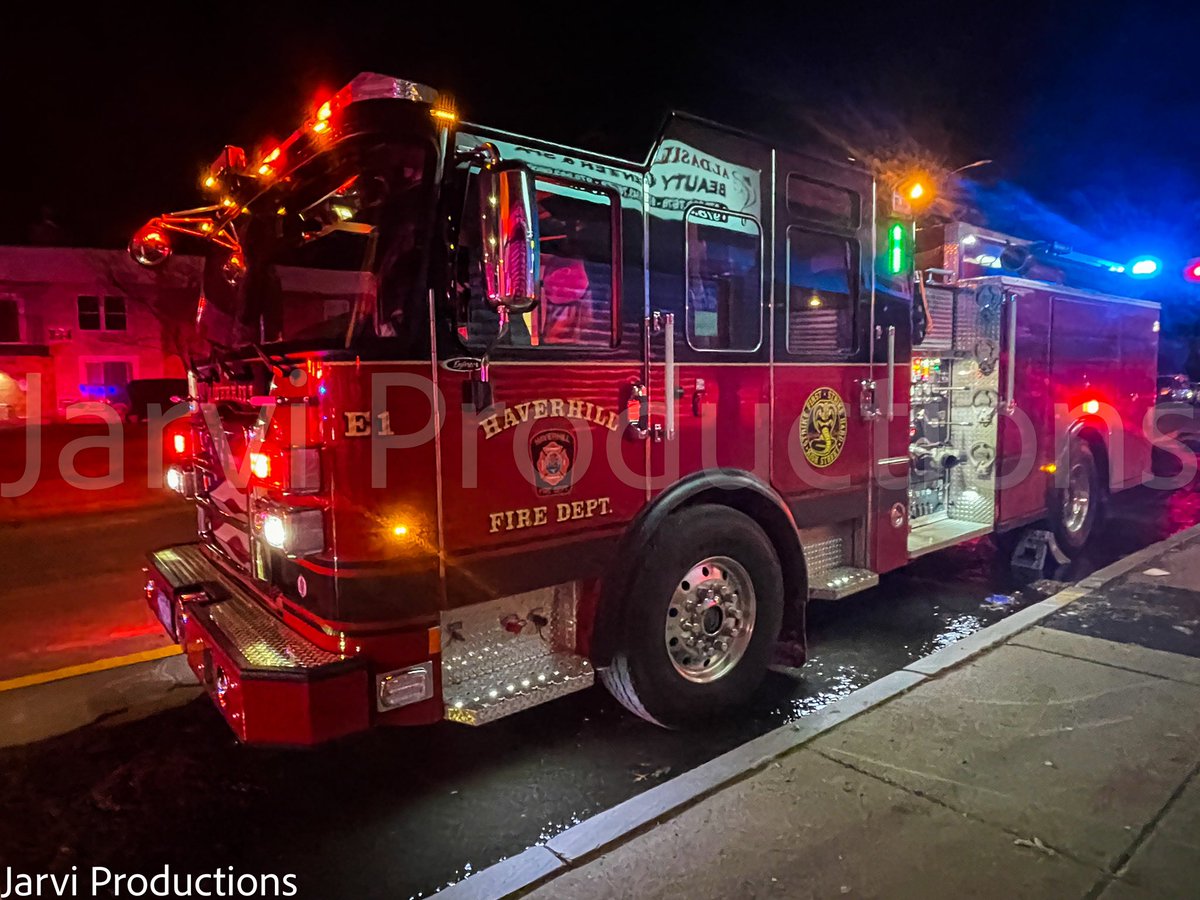Lawrence Fire Department has a 3rd alarm fire on Tremont St. #lawrencema #lawrencefire @Bfmorty