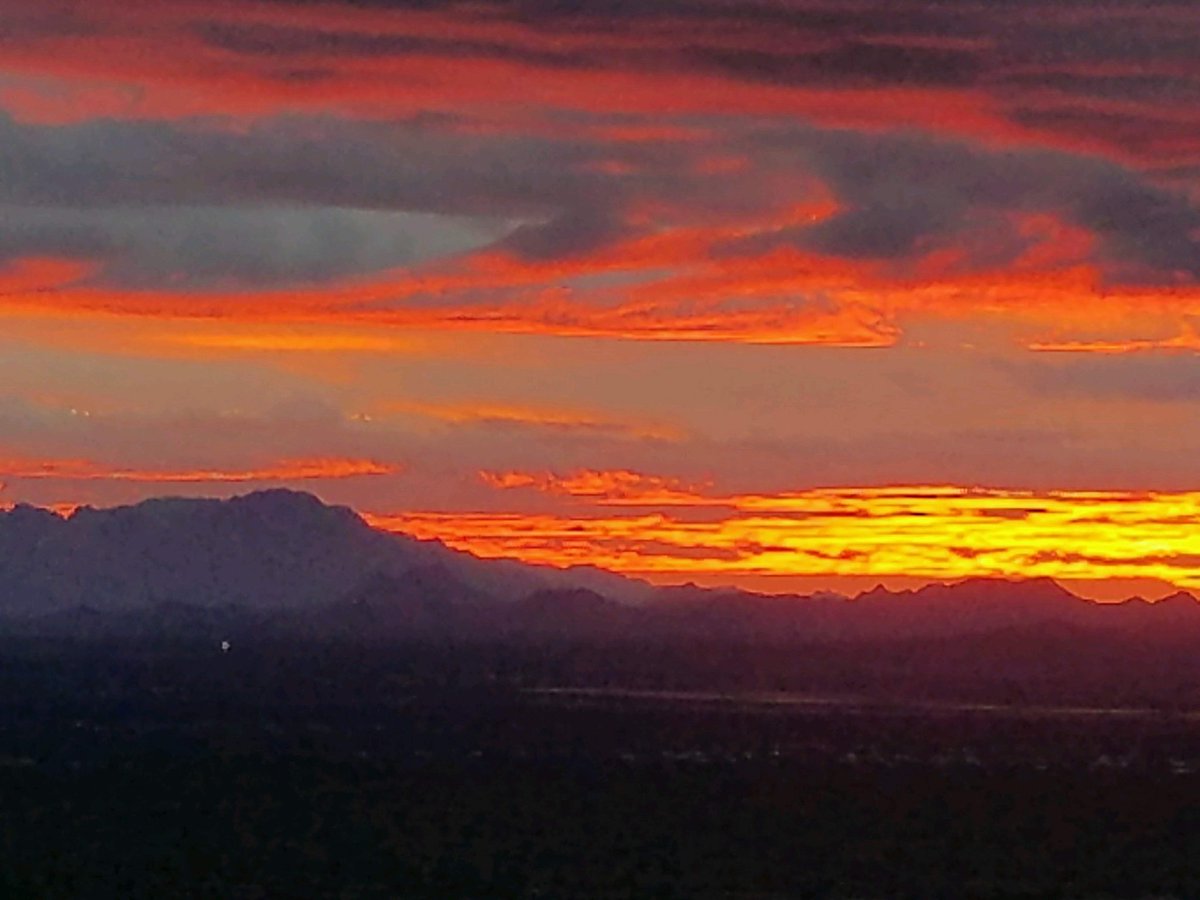 RAlsakkaf's tweet photo. @JenBenPowers My absolute favorite place in Tucson
#GatesPass https://t.co/U08aLnJeSA