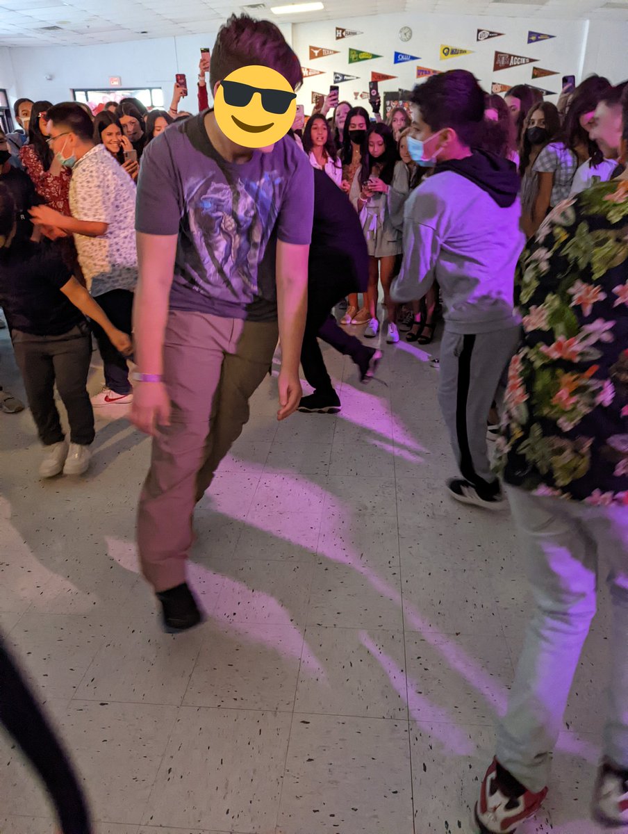acfreeman7's tweet photo. 7th grade dance was a success! So enjoyed watching our Ss hang out &amp; having fun 🥳♥️
@NISDRawlinson 
@NISDMSScience 
@NISD 
@NISDSpecialEd https://t.co/L0Hq13VD9O