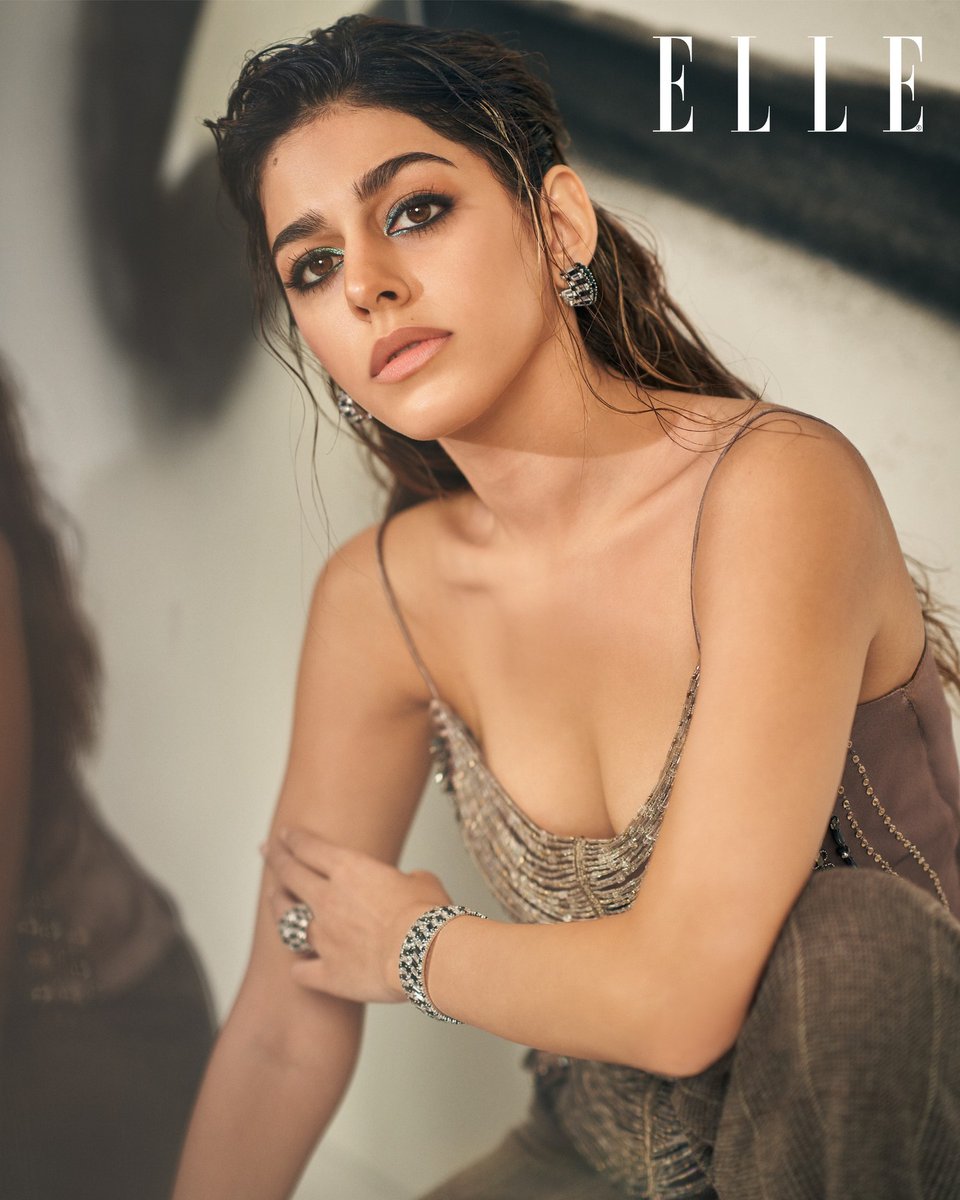 CollectiveIndia's tweet photo. Via @elleindia
#ELLEDigitalCoverStar: @alayaf in embellished silk blouse and cashmere pants by @ralphlauren
#AlayaF #ELLEFebruary #Bollywood #Celebrity #Collectiveindia #RalphLauren #NewArrivals
Register on https://t.co/VwAbsRjeLh to shop RL. https://t.co/boZtPMRvNz