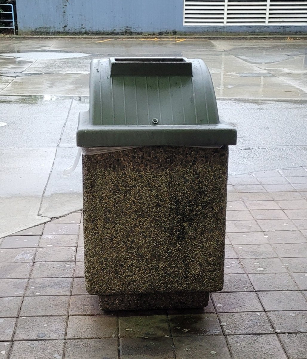 greenlegocats's tweet image. Saw a guy wipe his hand across the top of this garbage can then lick his fingers today...