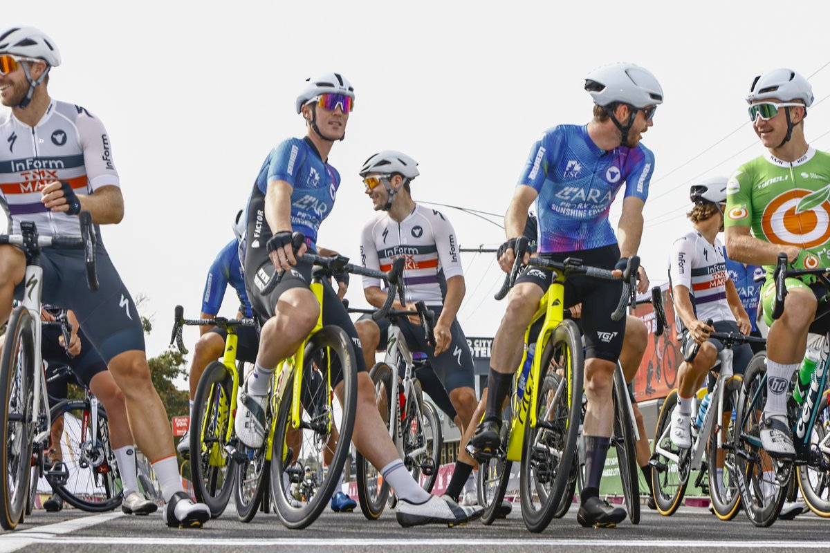 M2WCycling's tweet photo. A superb, attacking race which saw the fancied sprinters miss out, with the bold attackers claiming the win!
Check out the full gallery from the Warrnambool @kfcaustralia Criterium on our Facebook page!
#M2W22 #NRS22 https://t.co/4fUhpgBmAm