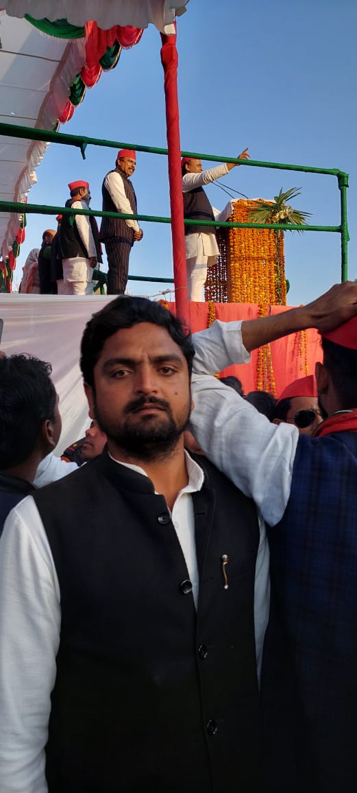 RahulYa48044609's tweet photo. कल माननीय राष्ट्रीय अध्यक्ष अखिलेश यादव जी का हरदोई सर जमी पर उनका हार्दिक स्वागत किया।
जनता पुकारती है अखिलेश आइए। https://t.co/o3mrzRNcMl