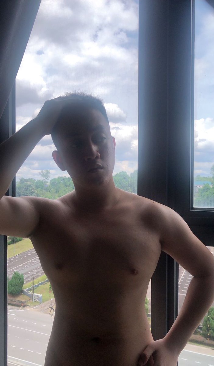 FenzAlvin's tweet photo. happy sunday peeps!

horny tapi top jb sendu huhu..

#bottomJB #hosting https://t.co/higcX1Xvdl