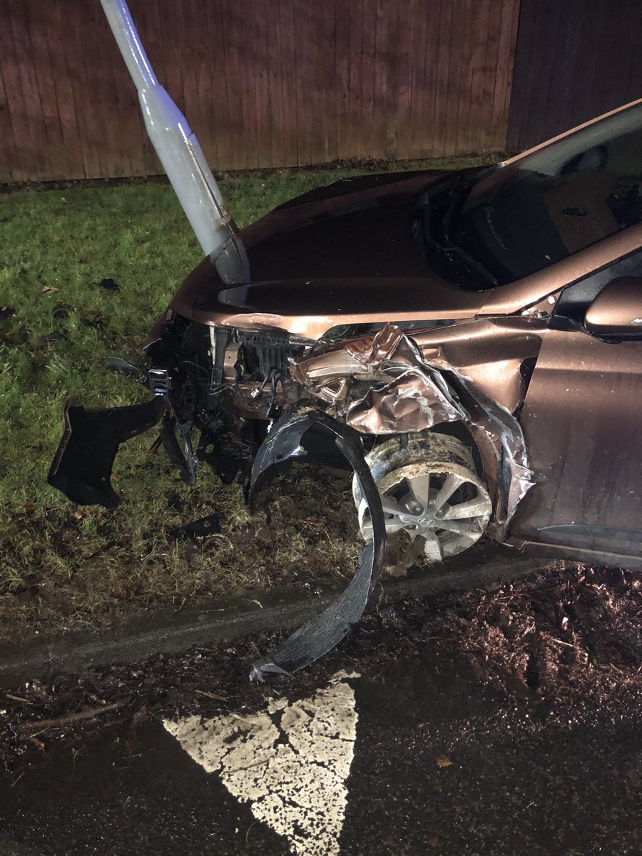 In the early hours of this morning the driver of this car had a lucky escape… they had already crashed into 1 vehicle, then into a lamppost. 

Upon officers arriving, the driver stated they’d just had 15 pints then failed to provide at the roadside. 

They’re now awaiting bloods