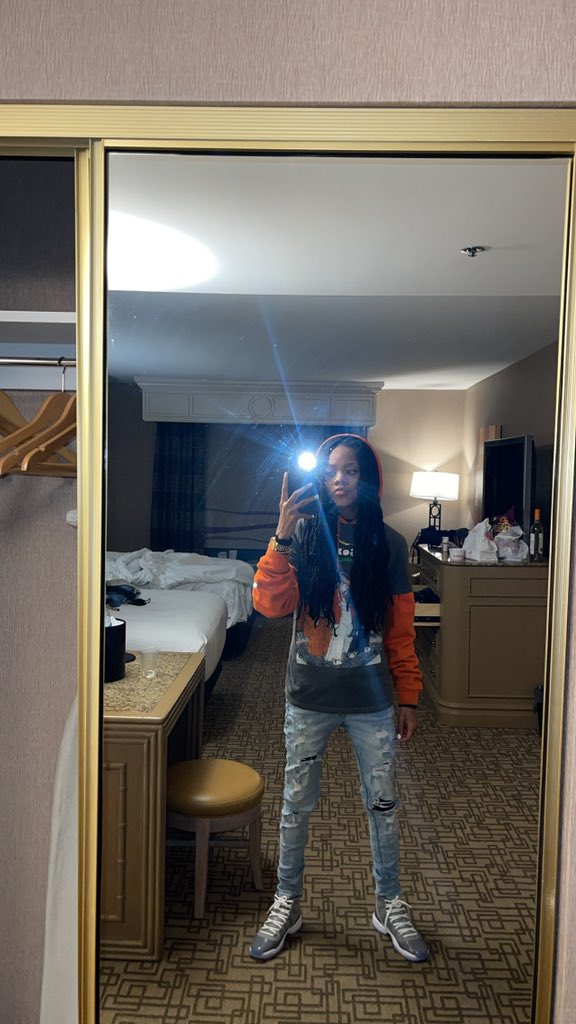 ttherealonee's tweet photo. 🥶✨.. #explore #Vegas https://t.co/I9VUXgP4AT