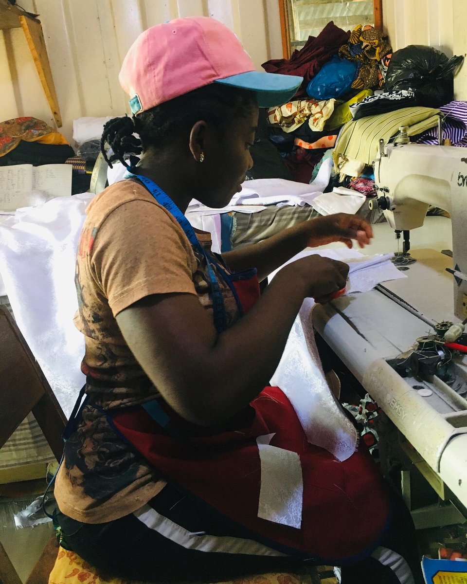 MawuliMercy's tweet photo. I style men for good ✂️👔

#stitchintime by @MawuliMercy

1. The Outfit            2. The Rocker
3. The Tailor            4. The Brand
#MayQueen #celebrityseamstress #fashiondesigner #seamstress #SimplicatedMinds #diy #fashion #creativemuseum #obaatailor #shetailor https://t.co/X4nc7MKV2h
