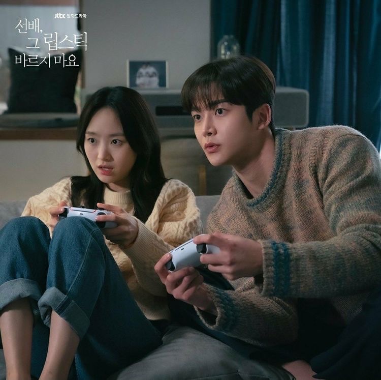 She is gone to gone. She me she would go. Go в презент симпл. Will be going to. Сонбэ роун.