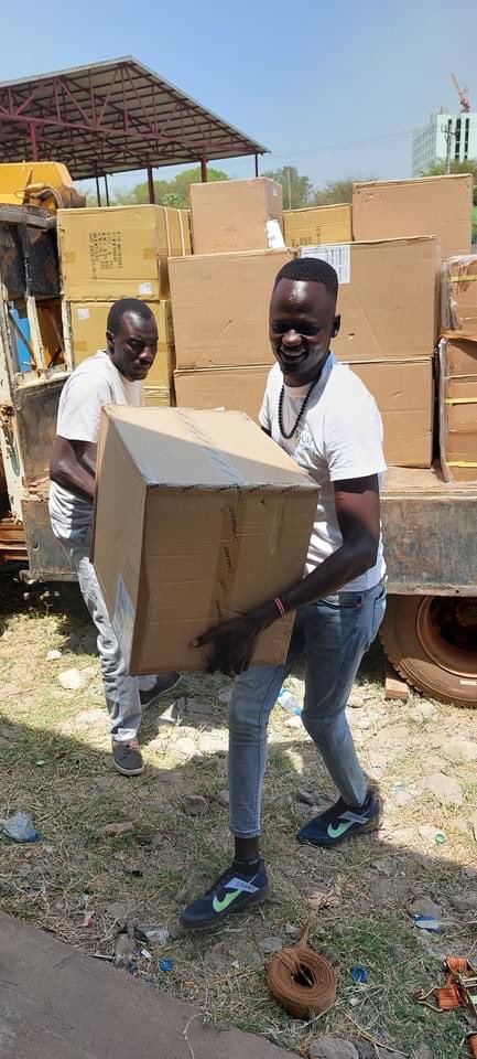 stempowerusa's tweet photo. Electronics consignment received via by STEMpower South Sudan as part of partnership with DHL &amp; SmartAID this afternoon.  We grateful for the good works STEMpower is doing in SubSaharan Africa and particularly in South Sudan. 

#STEMPowerSouthSudan
#InsideEveryChildIsAScientiest https://t.co/23O50spJuv