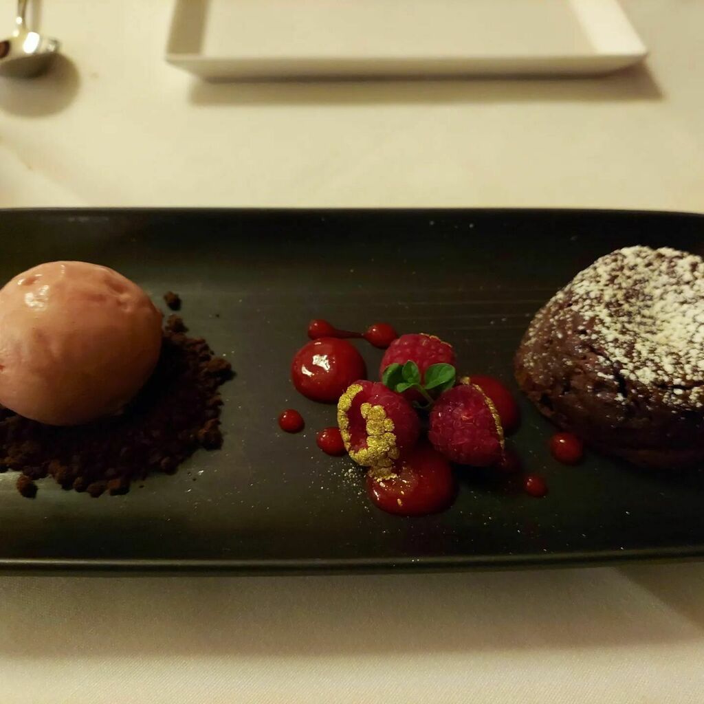 PogiSF's tweet photo. #desert #alexanderssteakhouse #saturdaynight #sanfrancisco #bayarea #chinesenewyearsparade #presidentsweekend #lgbtq🌈  #gayboy https://t.co/sgf6Ks4UJw https://t.co/KGBGN9UMIG
