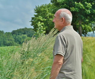 La soledad aumenta las posibilidades de sufrir Alzheimer blgs.co/oS2dWa