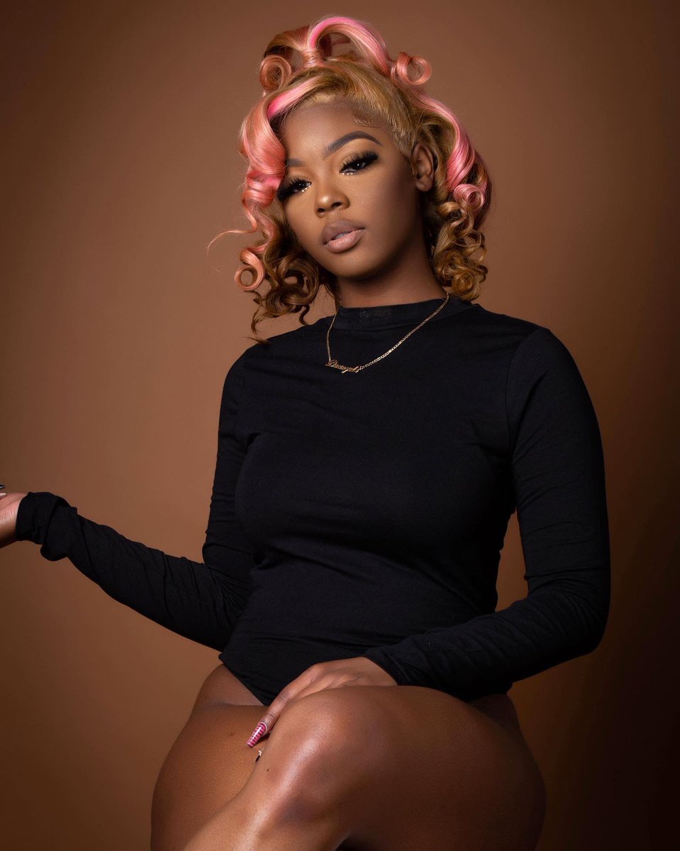 itsdede2's tweet photo. Ass and thighs, that's where I'm thick at💕🦄 #Bussin https://t.co/SENwPWMfG4