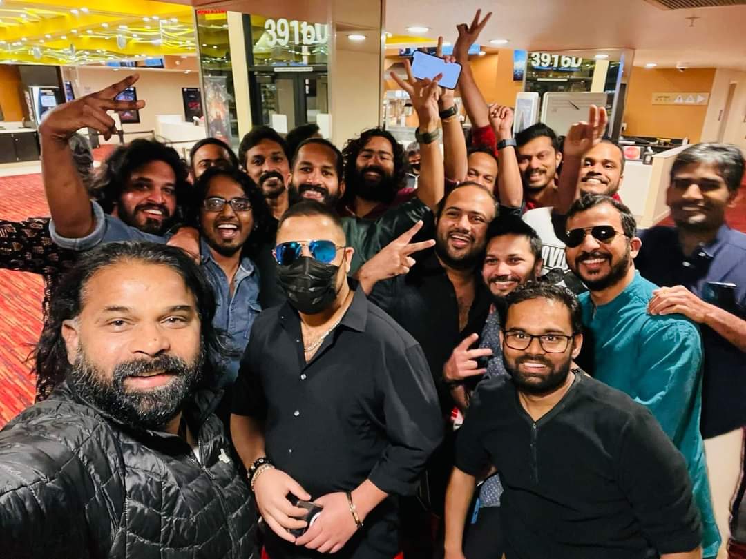MohanlalClub's tweet photo. Cinelounge fremont theatre 🤩🤩

#Aaraattu https://t.co/LOB9yI7PBt