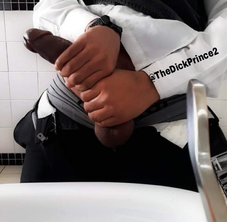 TheDICKPRINCE2's tweet photo. 15 inches of Pleasure🥰😈 https://t.co/7uQ2JSAvHo