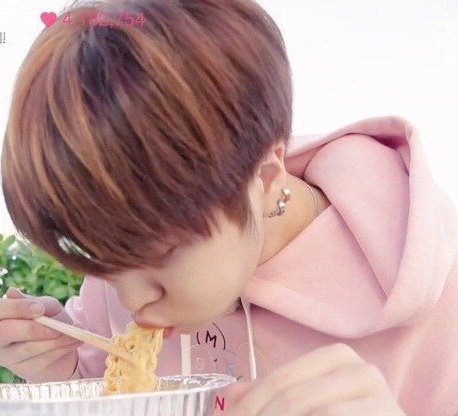 yjaefairy's tweet photo. youngjae's cheeks when he's eating :3 https://t.co/ECDTxaY1Hq
