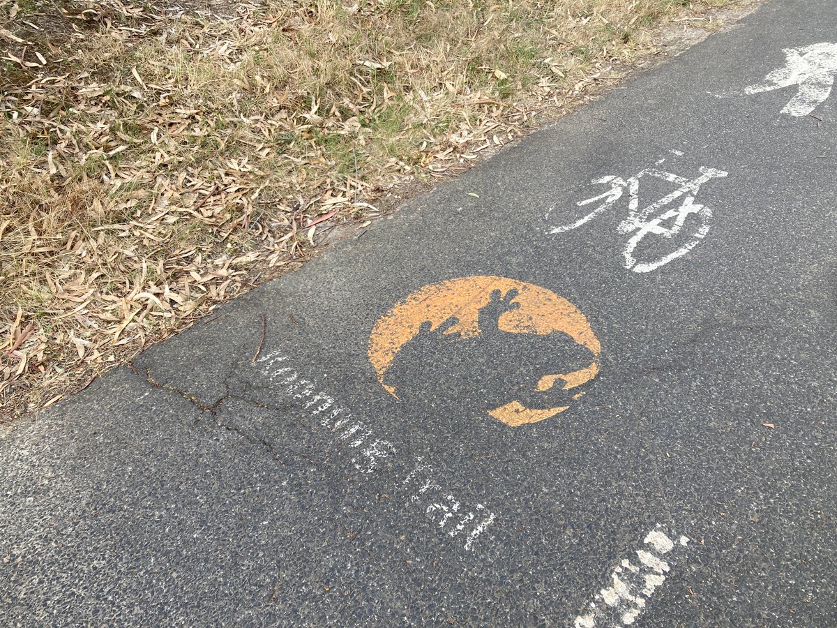 melbbiketrails's tweet photo. Would love to see coloured trail icons make a return. Creates a fun visual identity for each trail, as well as a glanceable cue to confirm you’re still on the right path. https://t.co/JQ8ISPd1Tx