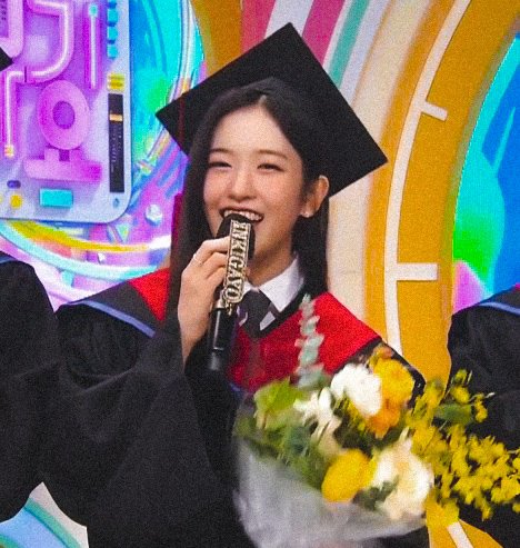 👩‍🎓
#아이브 #IVE
#안유진 #유진 #ANYUJIN #YUJIN