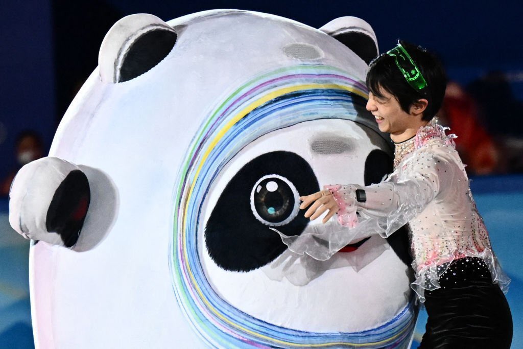 toeloopaxel's tweet photo. so so so happy to see that yuzuru had so much fun at the olympic gala 😩😭❤️ https://t.co/YMVR0mcpza