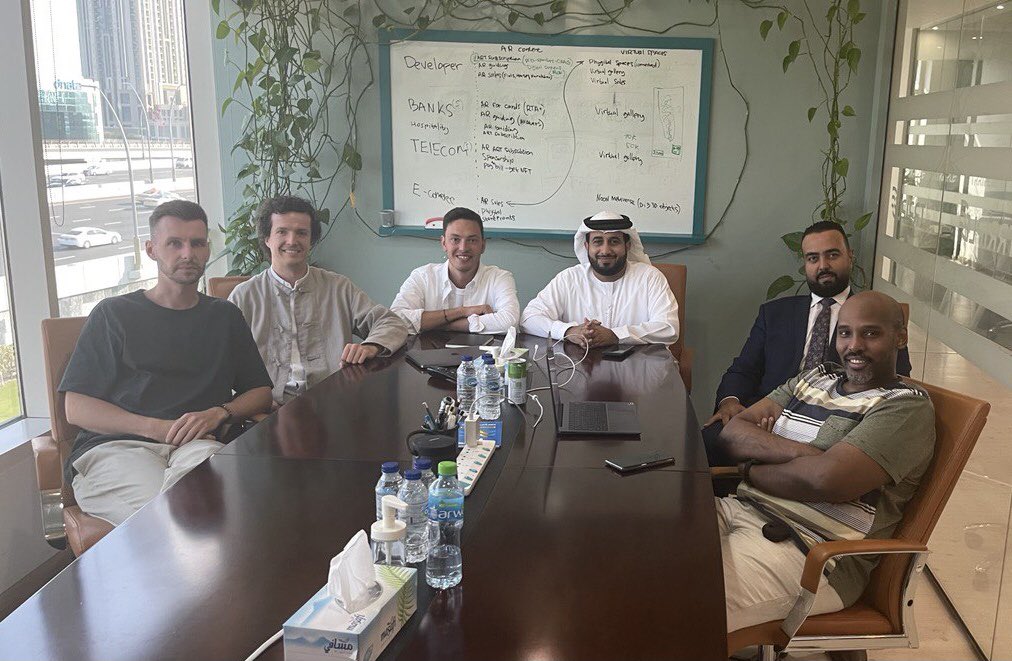 w3rlds's tweet photo. Meeting with partners from Dubai, discussing new projects, details coming soon⚡️
#ar #vr #xr #3dart #arart #nftart #nft #digital https://t.co/oID9LGIB79