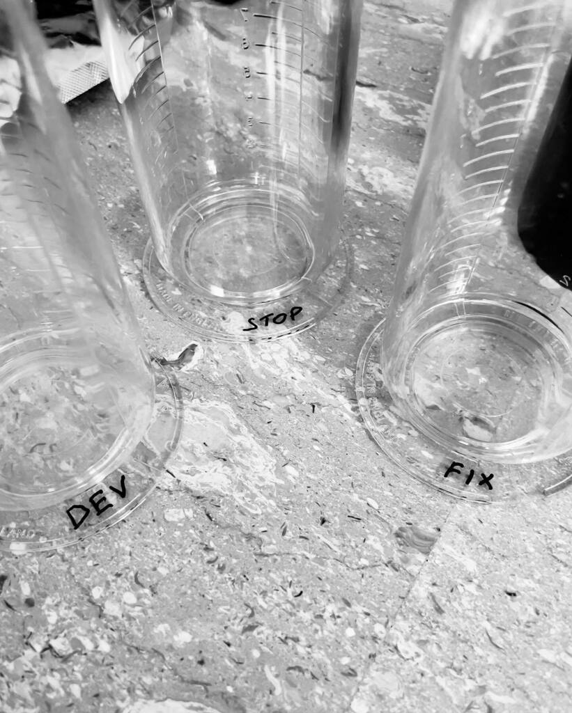 jimtkm's tweet image. 20.02.2022 - Dev. Stop. Fix. instagr.am/p/CaML4XHvhxW/