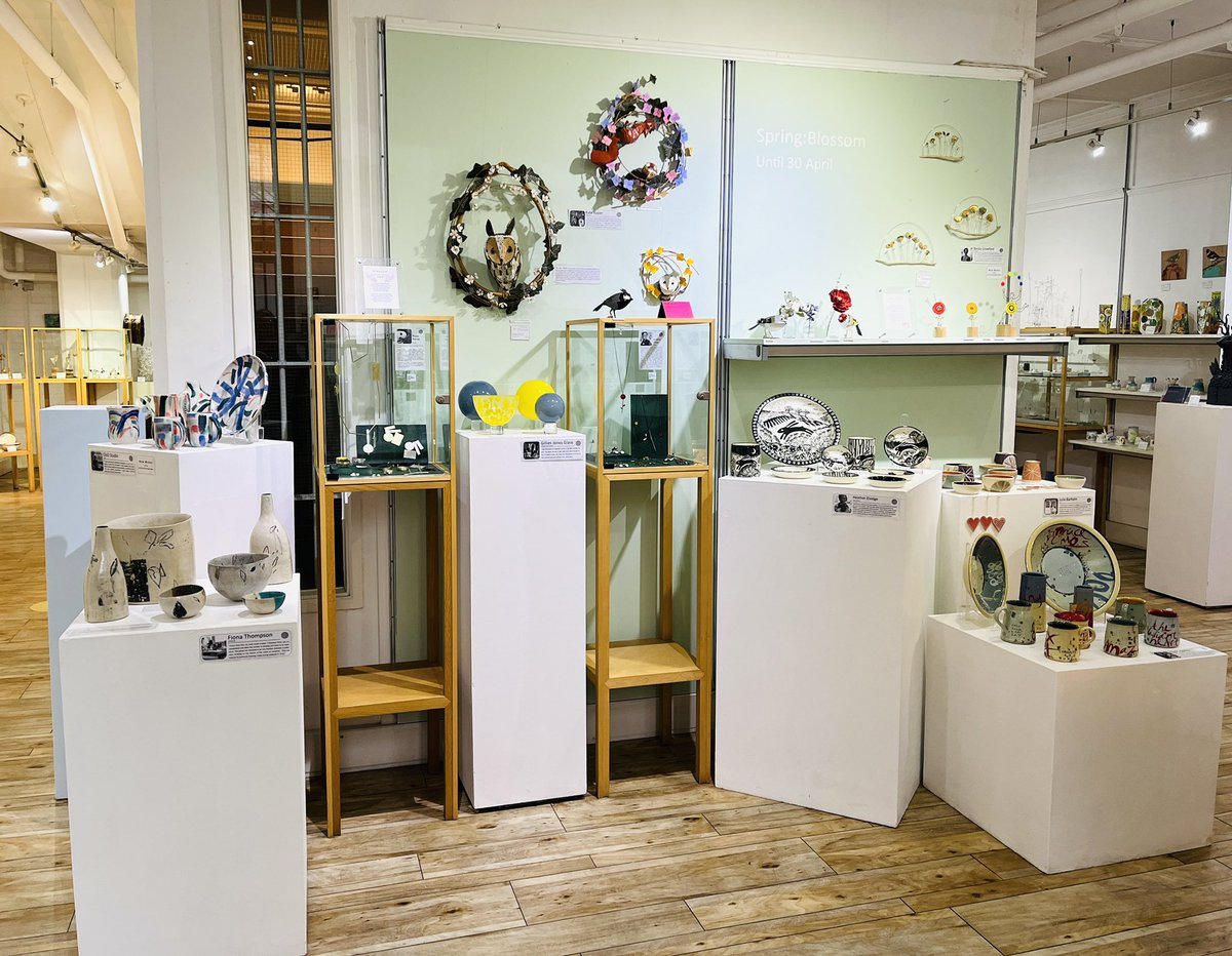 CraftLeeds's tweet photo. Sunday 11am-3pm: enjoy our Spring: Blossom - 40 Years in the Making exhibition &amp; our wood showcase by @_studiocritical Or check out our #virtualgallerytours here https://t.co/ywHI89MOVR #whatson #spring #leeds #yorkshire #sundayvibes #contemporarycraft #homes #interiors #fashion https://t.co/Px5ZbsBta6