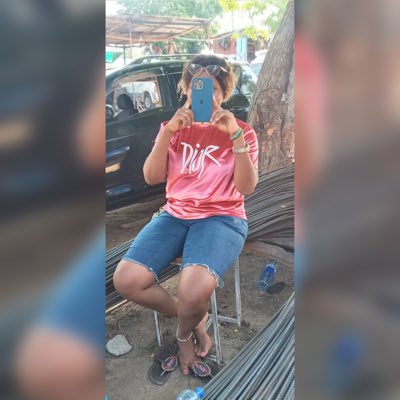 typher98's tweet photo. #NewProfilePic Usivunje Mahusiano Kwa Makosa Madogo Madogo Hakuna Palipo Salama, Hakuna Pasipo Nyesha, Hakuna Pasipo Vuja Kila Mtu Ana Kiangazi Na Masika Yake. Mwisho Wa Siku UVUMILIVU ni Bora Kuliko UKAMILIFU. https://t.co/C25YuTYkkP