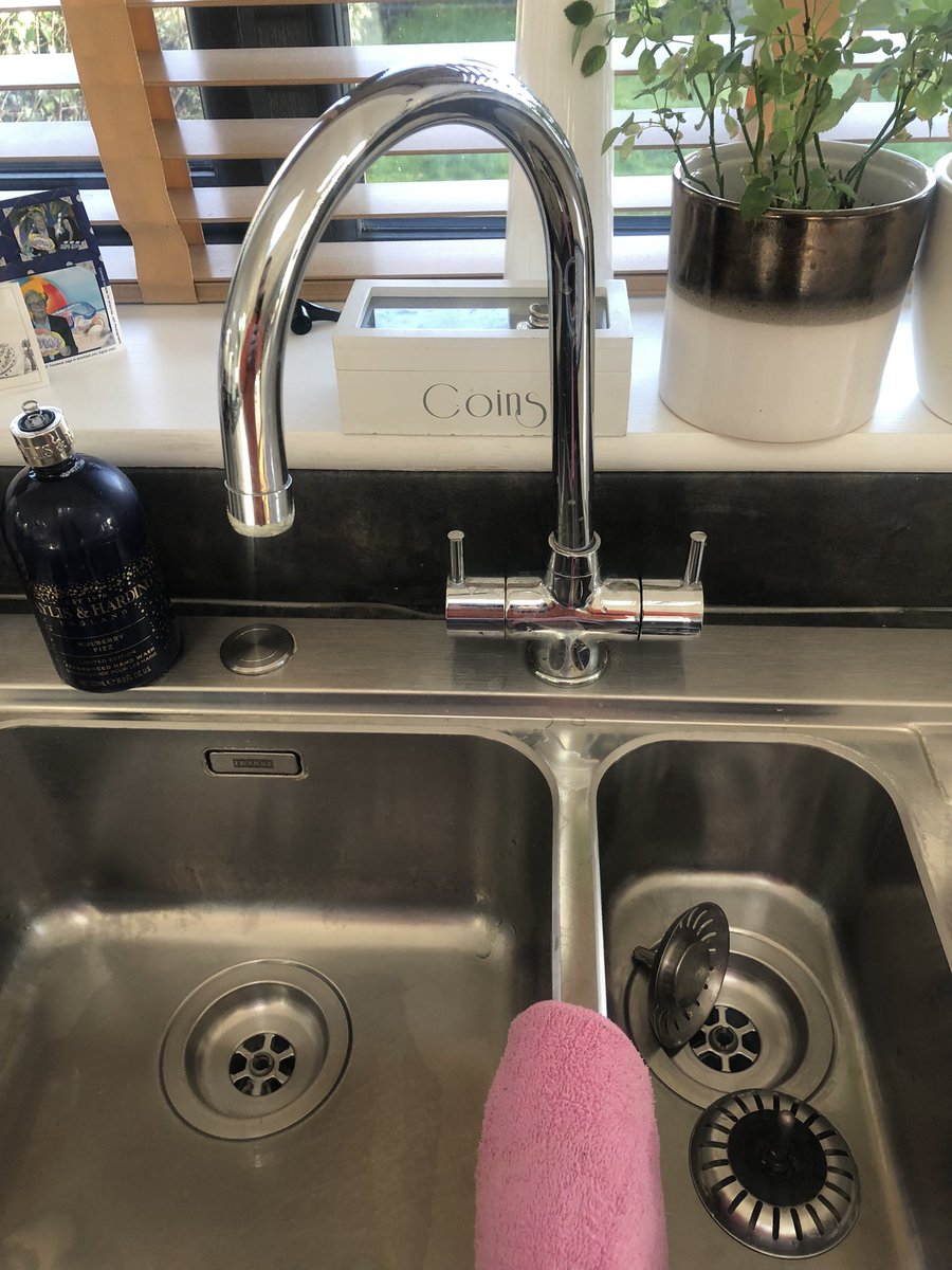 Allroundgas's tweet photo. @franke_group can you identify this tap please. I need new cartridges. Thank you https://t.co/dIQr6F4NGo