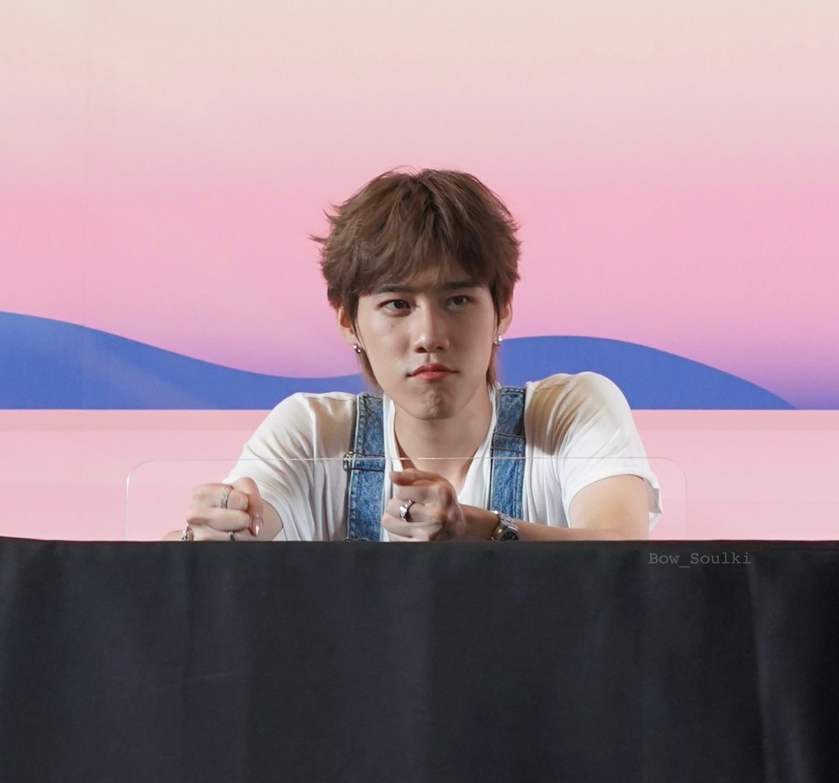 Bow_Soulki's tweet photo. น่ารักที่สุดเลยค้าบ หยักบีบแจ้มดังปี๊ปๆ 🤏🏻🤍 #แปลรักFansignKorat https://t.co/WnDtrqDlyq