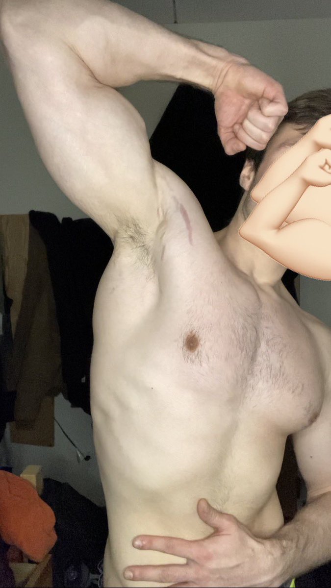 masterlayne_'s tweet photo. Guns out #Findom #SellingContent https://t.co/rwfleFsM7x
