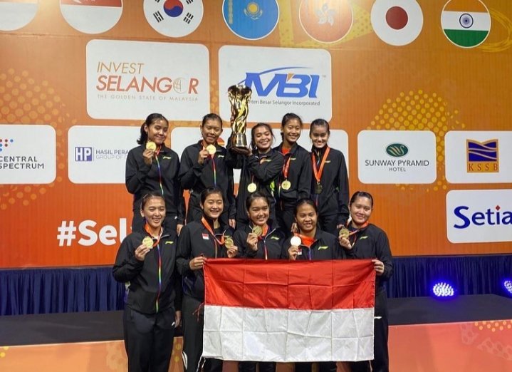 RinggitFatmawa2's tweet photo. Beregu Putri Indonesia juara Asia pertama kali 🥇 https://t.co/BufeLavO7j