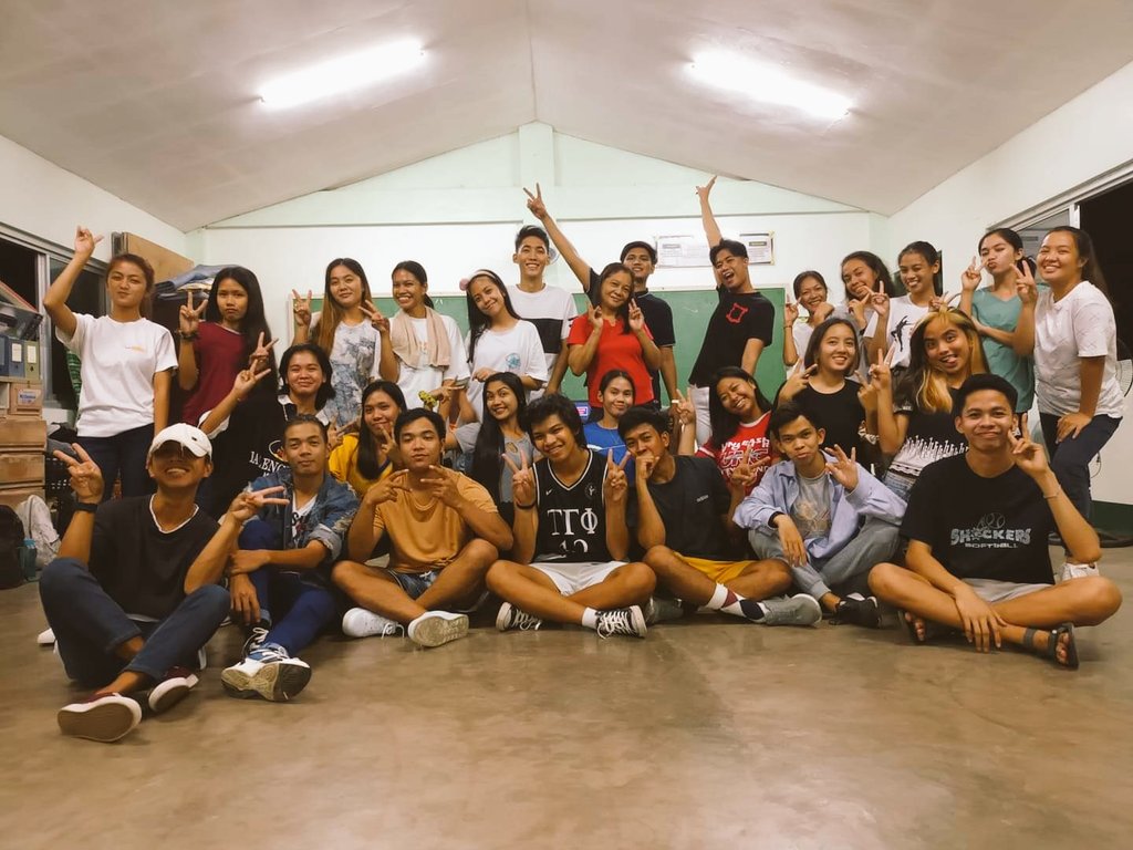 tycheshria's tweet photo. Happiness. #CEDT 💛 https://t.co/I4qsLksXi1