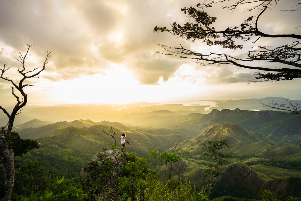 A glowing sunrise in the mountains of #Panama
.
Join my Patreon Community for giveaways, free presets, and more: patreon.com/jacksongroves