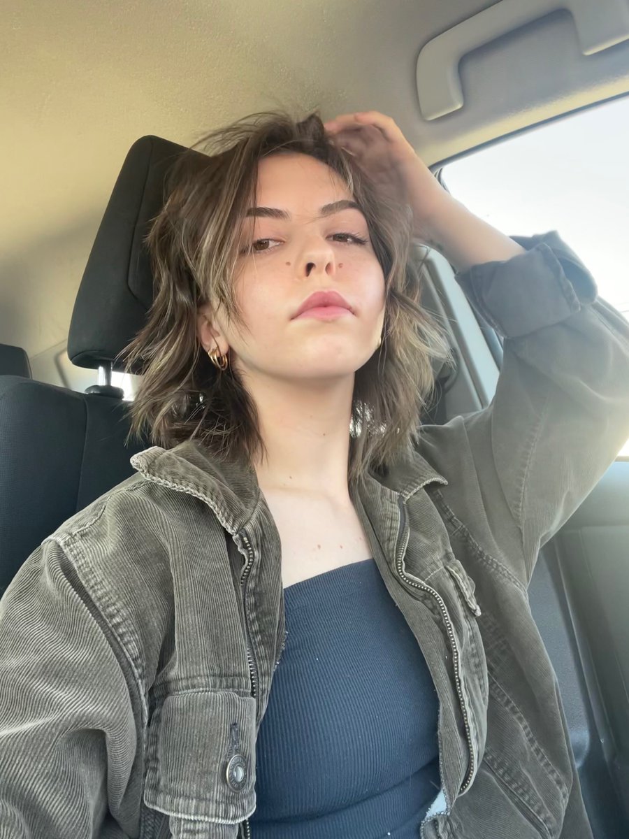 ur_gurl1's tweet photo. Hiii bichz, I got a haircutttt 🤪 https://t.co/Cw9QfFgCwR