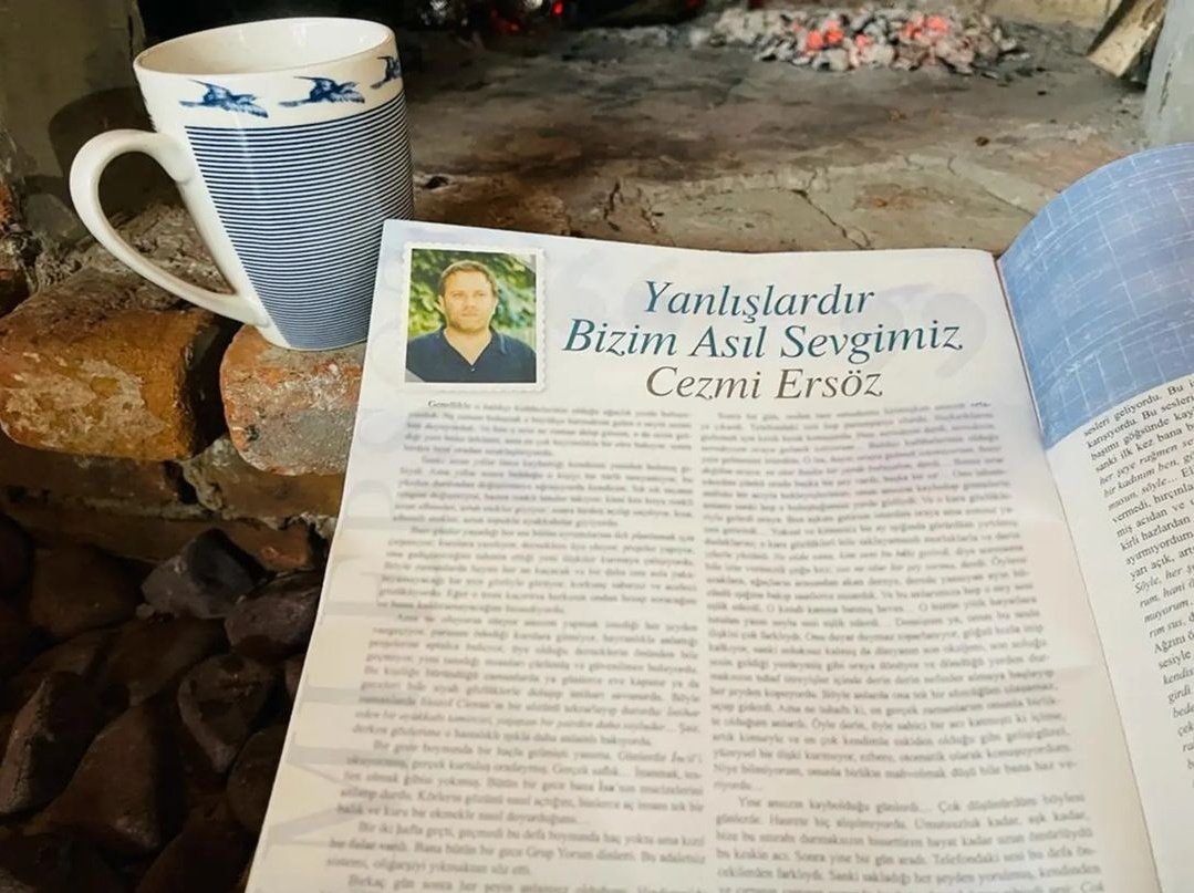 kiyidadergisi's tweet photo. Cezmi Ersöz, "Yanlışlardır Bizim Asıl Sevgimiz" ile Şubat-Mart sayımızda sizlerle.

#KIYIDA #Kıyıda20 #Kıyıdadergi #dergi #sanat #edebiyat #seslidergi #CezmiErsöz #YanlışlardırBizimAsılSevgimiz https://t.co/mJMLYcb7Qr